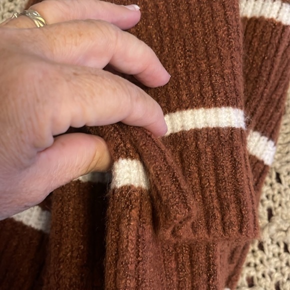 Fate long sleeve cropped wave hem Rust & white wide stripes sweater women’s sz S - Picture 12 of 12